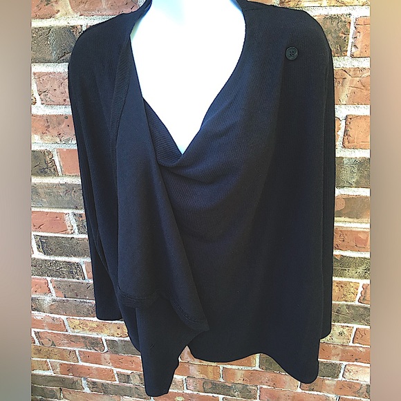 Weekends By Chico Black Convertible Cardigan. Woman’s Chico’s Size 0/US 4 - Picture 3 of 11